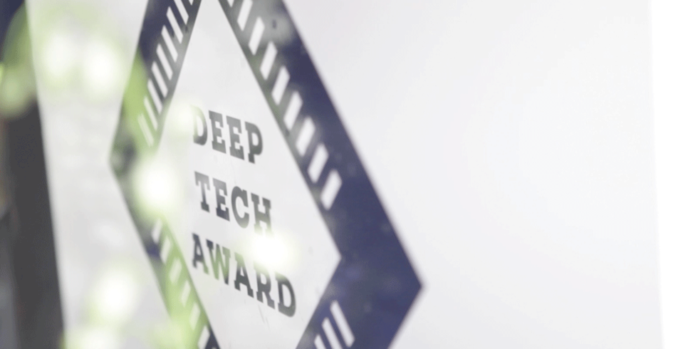 Deep Tech Award Logo auf weißem Hintergrund