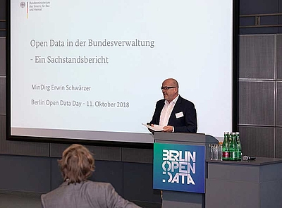 Ministerialdirigent Erwin Schwärzer, erklärt, welchen Beitrag eine bessere Verfügbarkeit von offenen Daten leisten kann 